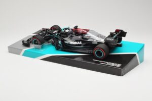 Mercedes AMG Petronas W12 E Performance #44 L. Hamilton Bahrain GP 2021 Minichamps 1:18 113210144 Μέταλλο - εικόνα 5 από 6