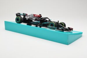 Mercedes AMG Petronas W12 E Performance #44 L. Hamilton Russian GP 2021 Minichamps 1:18 113211544 Μέταλλο - εικόνα 4 από 6