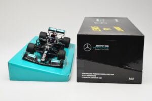 Mercedes AMG Petronas W12 E Performance #44 L. Hamilton Russian GP 2021 Minichamps 1:18 113211544 Μέταλλο - εικόνα 6 από 6