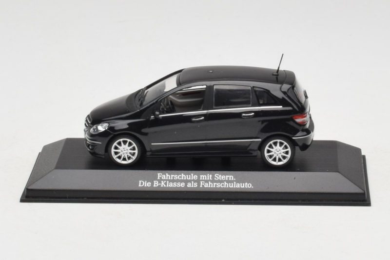 Mercedes B-Class W245 Σχολή Οδήγησης Μαύρο Minichamps 1:43 Mercedes B-Class W245 Σχολή Οδήγησης Μαύρο Minichamps 1:43 MB005 Μέταλλο