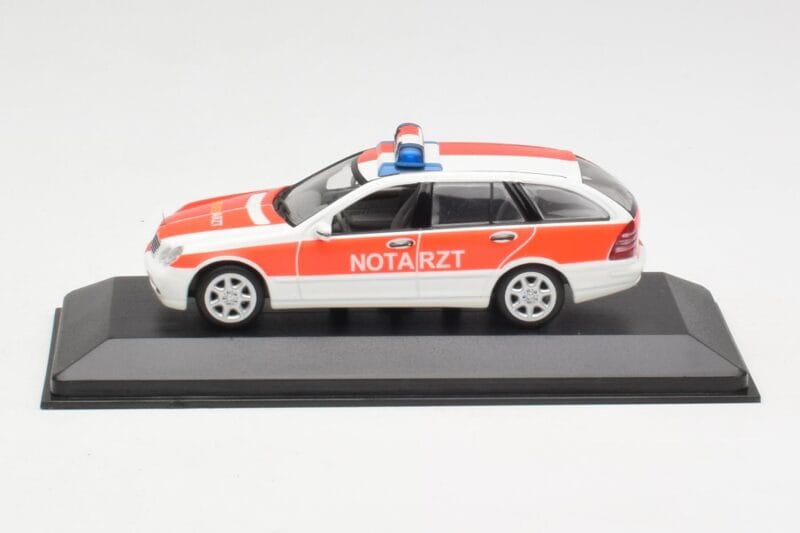 Mercedes C-Class S203 Notarzt Minichamps 1:43 Mercedes C-Class S203 Notarzt Minichamps 1:43 430030190 Μέταλλο