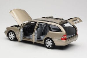 Mercedes C-Class T-Model W202 Smoke Silver Norev 1:18 183388 Μέταλλο - εικόνα 4 από 8