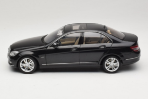 Mercedes C-Class W204 Obsidian Black AUTOart 1:18 B66962367 Μέταλλο - εικόνα 4 από 8