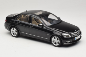 Mercedes C-Class W204 Obsidian Black AUTOart 1:18 B66962367 Μέταλλο - εικόνα 6 από 8