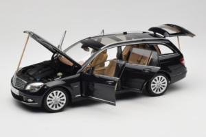 Mercedes C-Class W204 Estate Obsidian Black AUTOart 1:18 B66962349 Μέταλλο - εικόνα 2 από 8