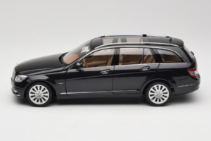 Mercedes C-Class W204 Estate Obsidian Black AUTOart 1:18 B66962349 Μέταλλο - εικόνα 4 από 8