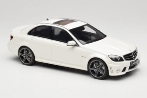 Mercedes C63 AMG W204 Diamond White GT Spirit 1:18 GT928 Ρητίνη - εικόνα 4 από 6