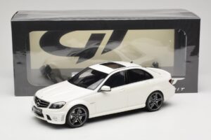 Mercedes C63 AMG W204 Diamond White GT Spirit 1:18 GT928 Ρητίνη - εικόνα 6 από 6