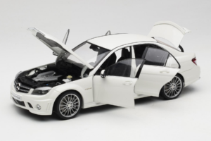Mercedes AMG C63 W204 Λευκό AUTOart 1:18 72674-R1 Μέταλλο - εικόνα 2 από 8