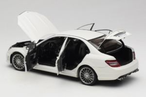 Mercedes AMG C63 W204 Λευκό AUTOart 1:18 72674-R1 Μέταλλο - εικόνα 5 από 8