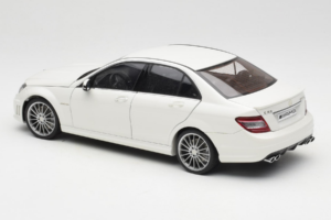 Mercedes AMG C63 W204 Λευκό AUTOart 1:18 72674-R1 Μέταλλο - εικόνα 7 από 8