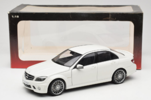 Mercedes AMG C63 W204 Λευκό AUTOart 1:18 72674-R1 Μέταλλο - εικόνα 8 από 8
