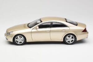 Mercedes CLS C219 Ανοιχτό Μπεζ Χρυσό Kyosho 1:18 08401LBE Μέταλλο - εικόνα 4 από 8
