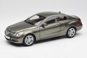Mercedes E-Class Coupe C207 Titanite Γκρι Μεταλλικό Minichamps 1:18 B66962419 Μέταλλο