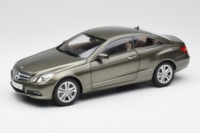 Mercedes E-Class Coupe C207 Titanite Γκρι Μεταλλικό Minichamps 1:18 B66962419 Μέταλλο