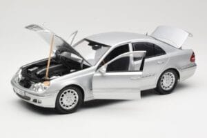 Mercedes E-Class W211 Ασημί Kyosho 1:18 B66962146 Μέταλλο - εικόνα 2 από 8