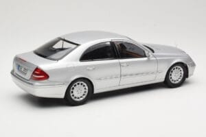 Mercedes E-Class W211 Ασημί Kyosho 1:18 B66962146 Μέταλλο - εικόνα 3 από 8