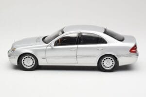 Mercedes E-Class W211 Ασημί Kyosho 1:18 B66962146 Μέταλλο - εικόνα 4 από 8