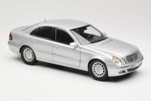 Mercedes E-Class W211 Ασημί Kyosho 1:18 B66962146 Μέταλλο - εικόνα 6 από 8