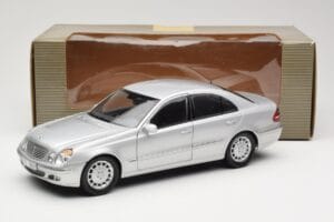 Mercedes E-Class W211 Ασημί Kyosho 1:18 B66962146 Μέταλλο - εικόνα 8 από 8
