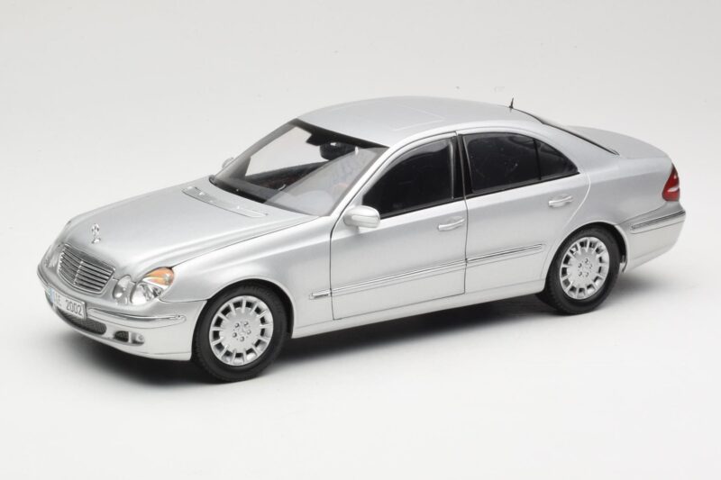 Mercedes E-Class W211 Ασημί Kyosho 1:18 B66962146 Μέταλλο