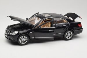 Mercedes E-Class W211 Μαύρο Maisto 1:18 31172 Μέταλλο - εικόνα 2 από 8