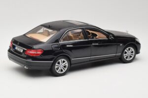 Mercedes E-Class W211 Μαύρο Maisto 1:18 31172 Μέταλλο - εικόνα 3 από 8