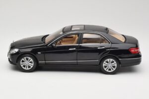 Mercedes E-Class W211 Μαύρο Maisto 1:18 31172 Μέταλλο - εικόνα 4 από 8