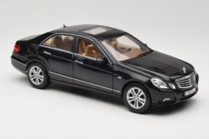 Mercedes E-Class W211 Μαύρο Maisto 1:18 31172 Μέταλλο - εικόνα 6 από 8