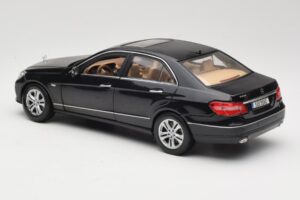 Mercedes E-Class W211 Μαύρο Maisto 1:18 31172 Μέταλλο - εικόνα 7 από 8