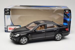 Mercedes E-Class W211 Μαύρο Maisto 1:18 31172 Μέταλλο - εικόνα 8 από 8