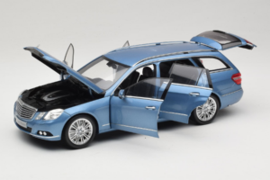 Mercedes E-Class W212 Estate Indigolith Metallic Blue Minichamps 1:18 B66962449 Μέταλλο - εικόνα 2 από 8