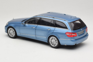 Mercedes E-Class W212 Estate Indigolith Metallic Blue Minichamps 1:18 B66962449 Μέταλλο - εικόνα 7 από 8