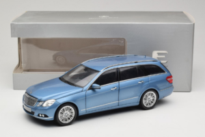 Mercedes E-Class W212 Estate Indigolith Metallic Blue Minichamps 1:18 B66962449 Μέταλλο - εικόνα 8 από 8