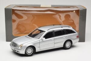 Mercedes E320 T-Modell S210 Elegance Ασημί Kyosho 1:18 B66962166 Μέταλλο - εικόνα 8 από 8