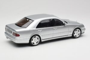 Mercedes E55 AMG W210 Brilliant Silver Otto 1:18 OT459 Ρητίνη - εικόνα 2 από 6