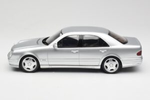 Mercedes E55 AMG W210 Brilliant Silver Otto 1:18 OT459 Ρητίνη - εικόνα 3 από 6