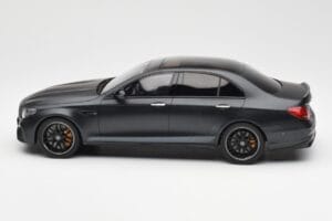 Mercedes AMG E63 S W213 Edition 1 Night Μαύρο GT Spirit 1:18 B66963111 Ρητίνη - εικόνα 3 από 6