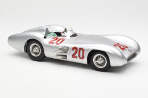 Mercedes W196 Streamliner #20 K. Kling French GP 1954 CMC 1:18 M-128B Μέταλλο - εικόνα 4 από 6