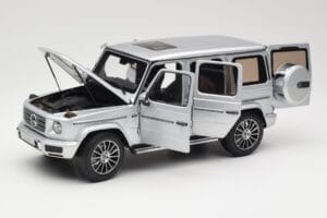 Mercedes G-Class G 500 W463A Iridium Silver Metallic Minichamps 1:18 113037112 Μέταλλο - εικόνα 2 από 8