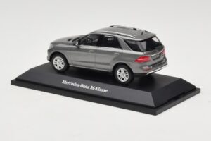 Mercedes M-Class W166 Palladium Silver Metallic Minichamps 1:43 B66960061 Μέταλλο - εικόνα 3 από 4