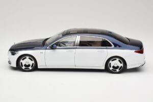 Mercedes Maybach S-Class Z223 Nautical Blue Diamond White Almost Real 1:18 820126 Μέταλλο - εικόνα 4 από 8