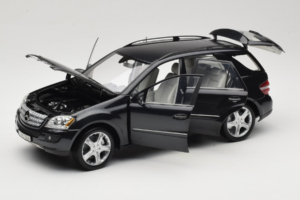 Mercedes ML W164 Obsidian Black Έκδοση Αντιπροσώπου Minichamps 1:18 B66962321 Μέταλλο - εικόνα 2 από 8