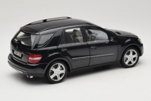 Mercedes ML W164 Obsidian Black Έκδοση Αντιπροσώπου Minichamps 1:18 B66962321 Μέταλλο - εικόνα 3 από 8