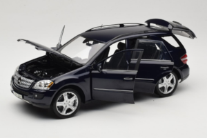 Mercedes ML W164 Tanzanite Blue Έκδοση Αντιπροσώπου Minichamps 1:18 B66962322 Μέταλλο - εικόνα 2 από 8