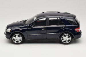 Mercedes ML W164 Tanzanite Blue Έκδοση Αντιπροσώπου Minichamps 1:18 B66962322 Μέταλλο - εικόνα 4 από 8