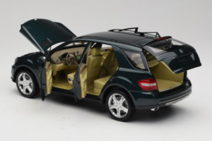 Mercedes ML W164 Green Metallic Minichamps 1:18 150034502 Μέταλλο - εικόνα 5 από 8