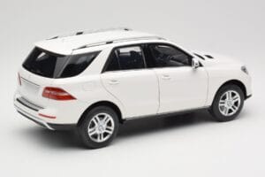 Mercedes ML W166 Λευκό Minichamps 1:18 100030101 Μέταλλο - εικόνα 3 από 8