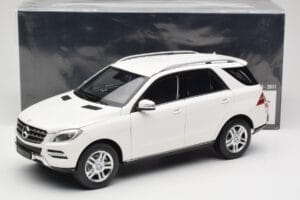 Mercedes ML W166 Λευκό Minichamps 1:18 100030101 Μέταλλο - εικόνα 8 από 8