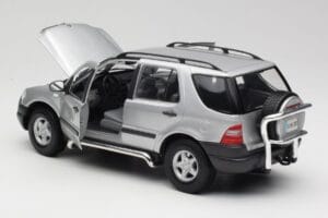 Mercedes ML320 W163 Ασημί Maisto 1:18 50319 Μέταλλο - εικόνα 5 από 8